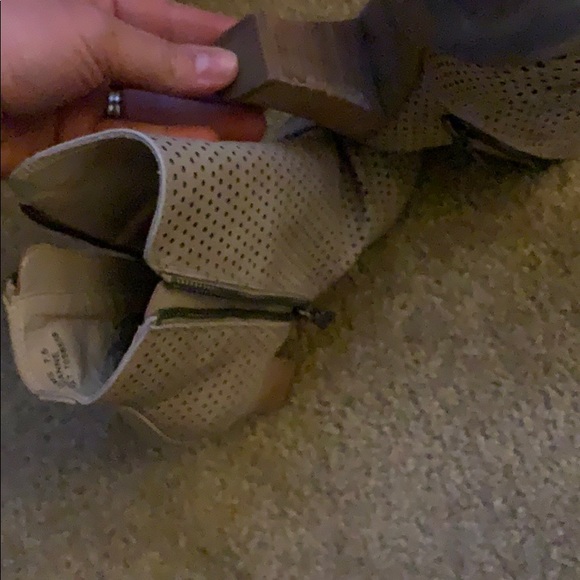 Report Women’s Heels - Picture 5 of 5